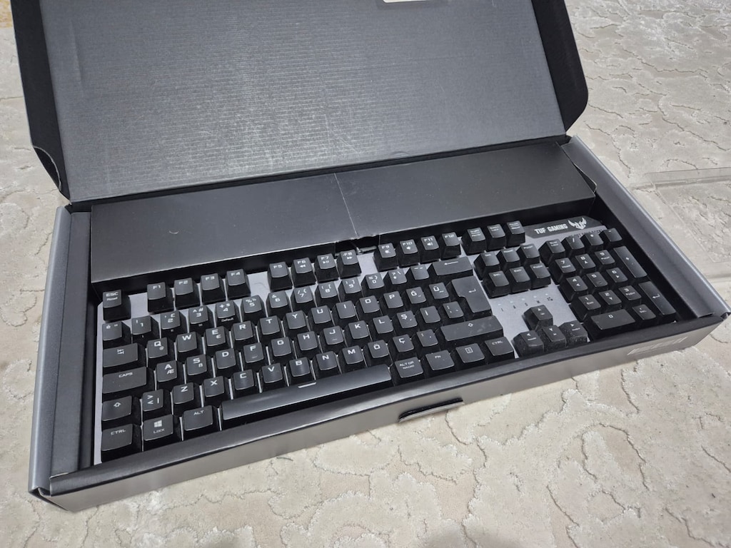 ASUS TUF K7 / OPTİK MEKANİK PROF GAMİNG CANAVAR