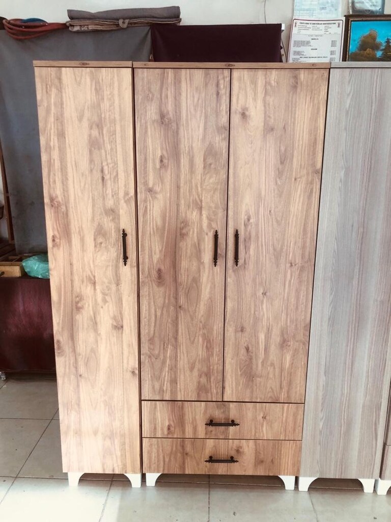 3 kapaklı Elbise dolabı - 5