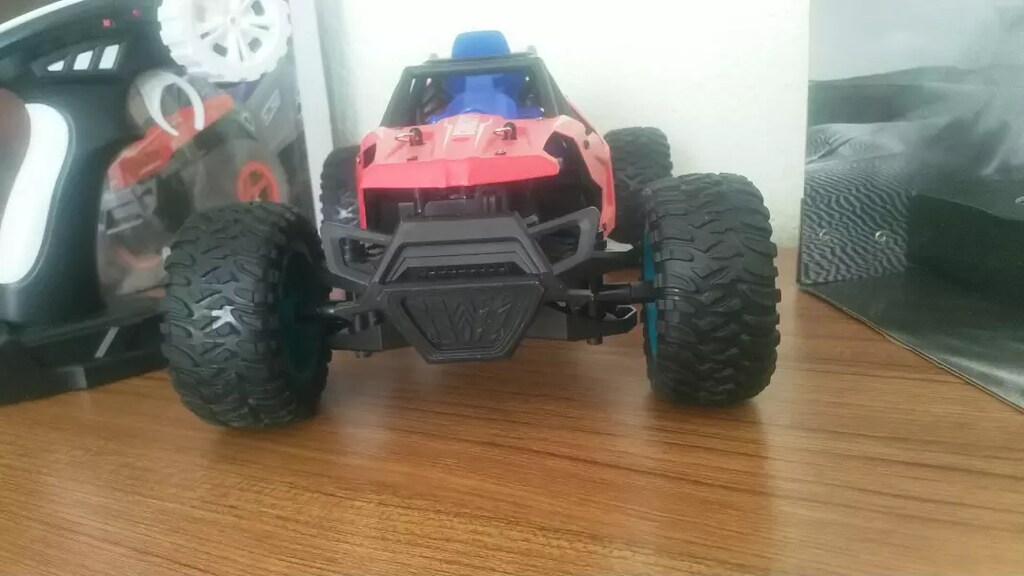 Uzaktan kumandalı şarjlı jeep arazi araç. 30cm uzunluk - 10