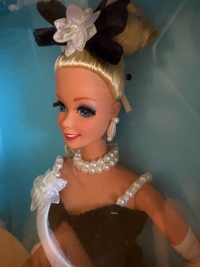 Midnight Waltz Barbie Doll Ballroom Beauties Collection 1996’ bebeği - 5