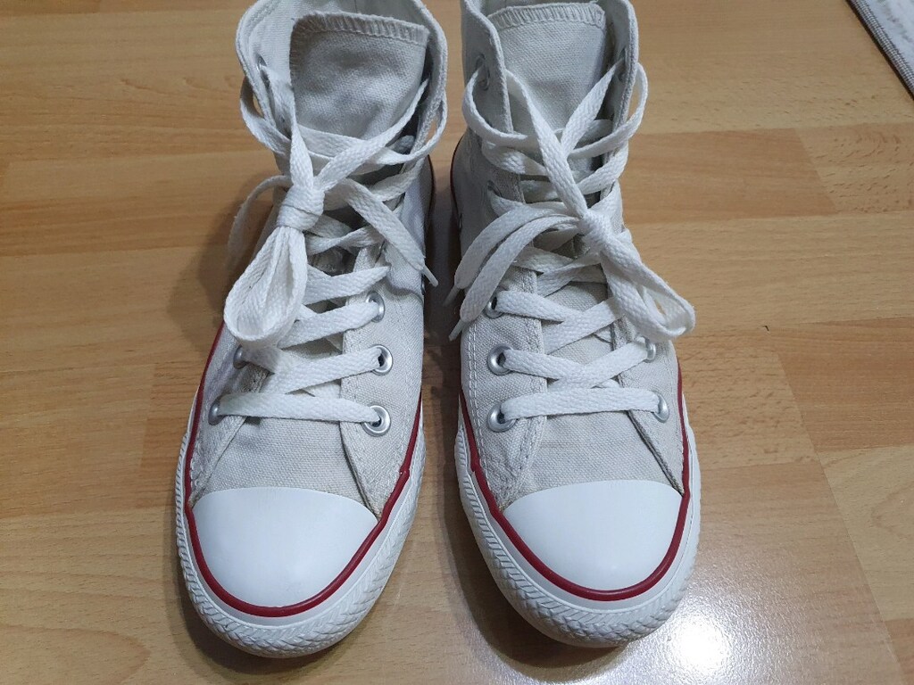CONVERSE 36 NUMARA BEYAZ ÇOK TEMİZ KULLANILMIŞ HİÇBİR DEFORMASYON YOK