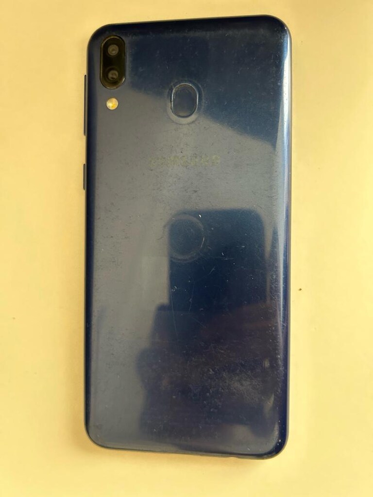 Samsung m20 - 3