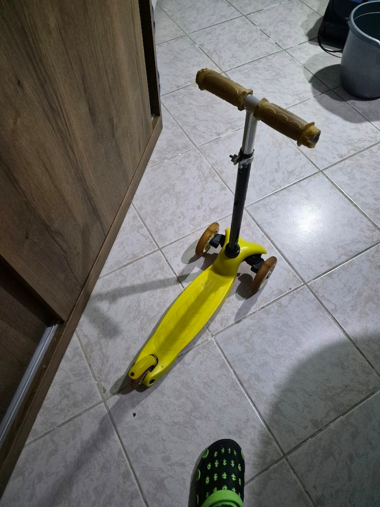 ROOKIE SARI 3 TEKERLIKLI ISIKLI SCOOTER - 4
