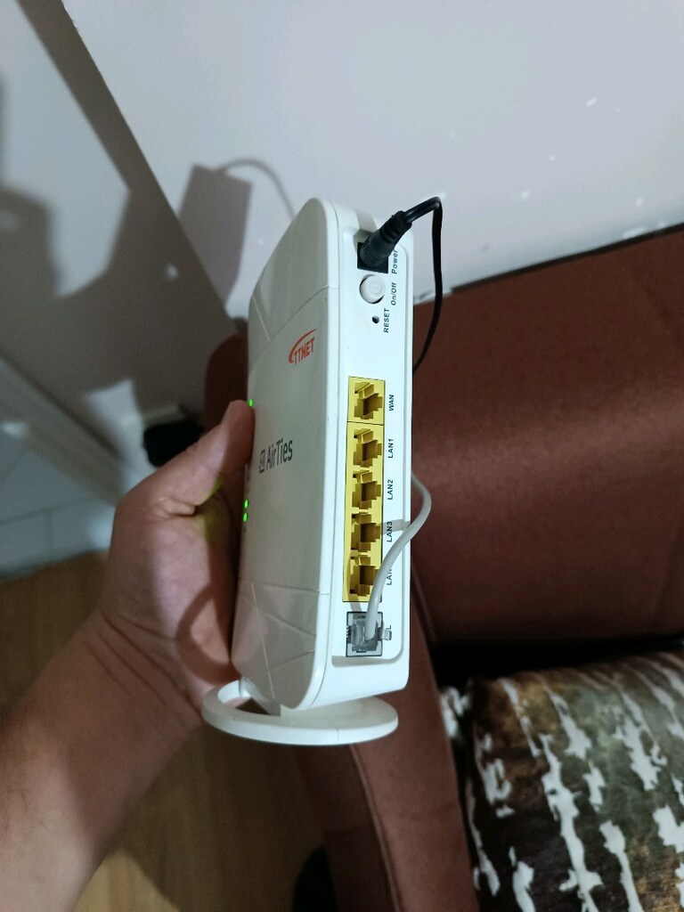 Airties Air 5650 V2 4 Port 300 Mbps VDSL2 Modem - 2