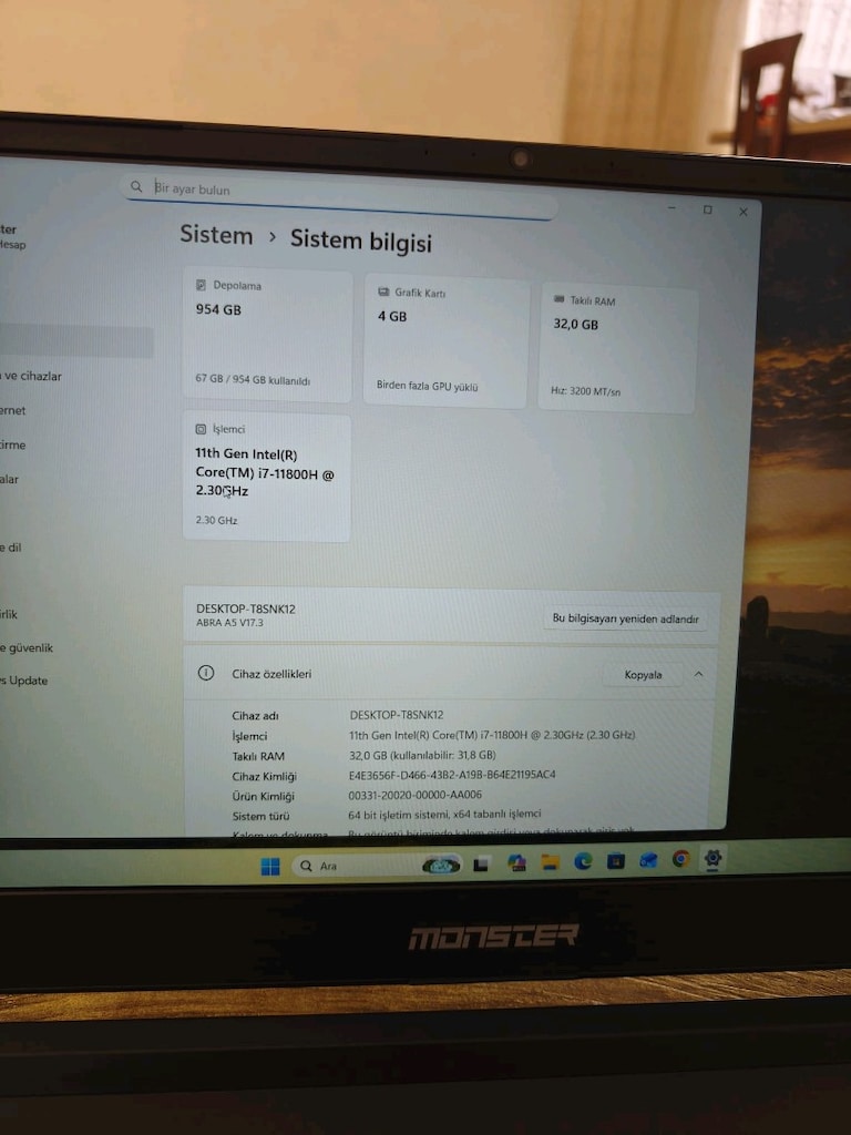 Monster Abra A5 V17.3 / i7 11800H / RTX 3050 Ti / 16GB RAM / 512 SSD - 4