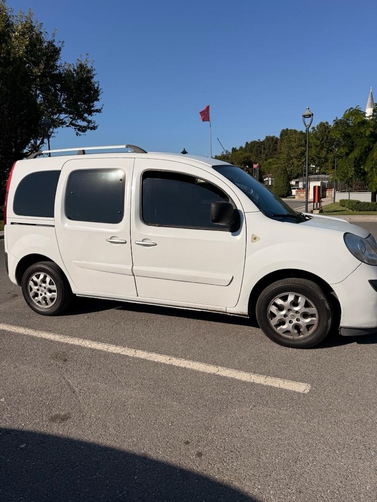 RENAULT KANGOO 1.5 DCI 2012 model - 263.000km orj. - 3