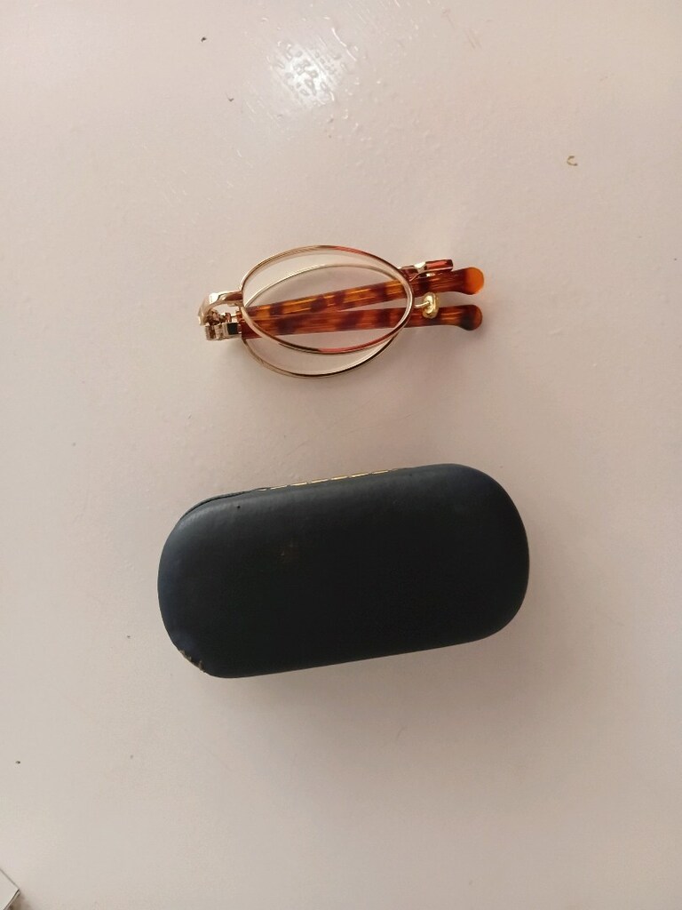 bebek ,cocuk icin katlanır numaralı gözlük koruma kutusunda - 3