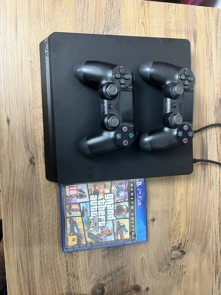 Oyun bilgisayarı ve pes4 yayıncı oyuncu odası komple satılık. - 6