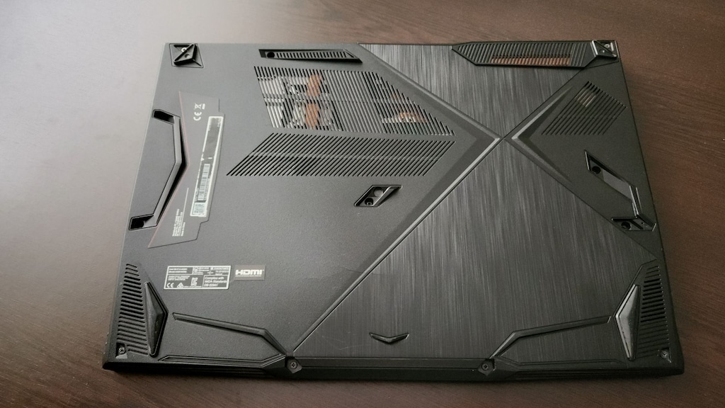 Game Garaj Hunter, i5 10300H/16 GB/1 TB m2/GTX1650/15.6" FHD 144 Hz - 4