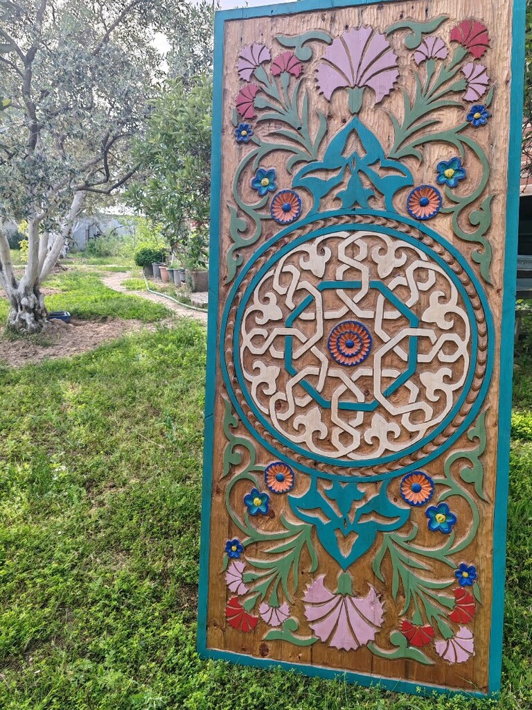 Geleneksel Türk süsleme sanatının zarafeti, ahşabın doğal dokusuyla - 5