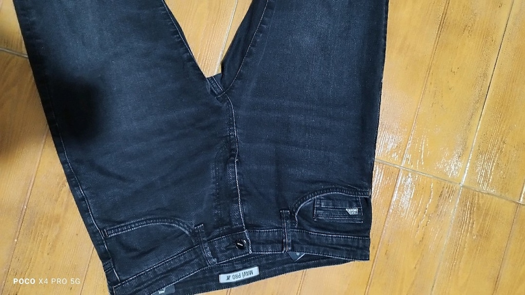 #Mavi Jeans kot pantolon..Mağazasında çok pahalıdır..Eni çekilince 42 - 8