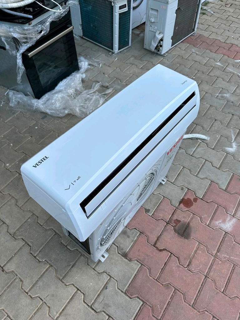 6 aylık klima 2,5 yıl servis garantili sıfırdan farkı yoktur - 2