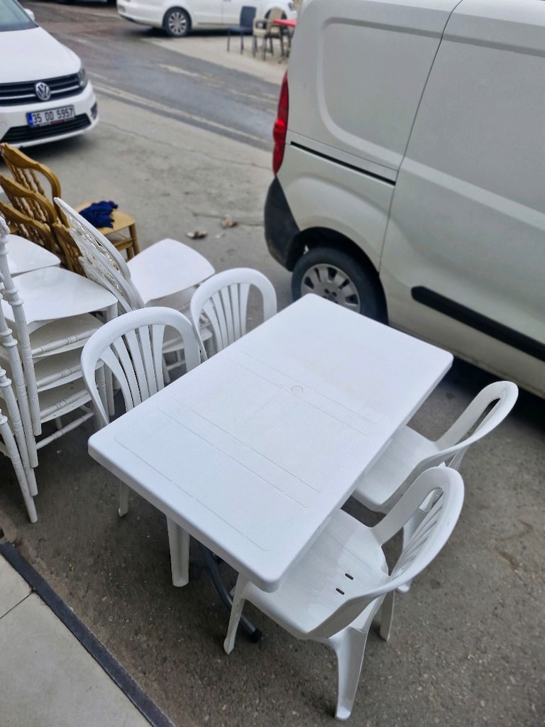 PLASTİK MASA SANDALYE TAKIMI 4 KİŞİLİK BEYAZ - 3