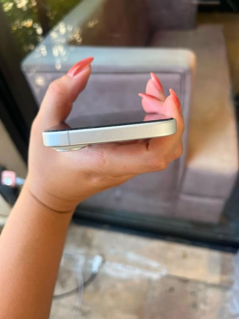 İphone 16 Beyaz Türkiye Garantili Telefon - 3