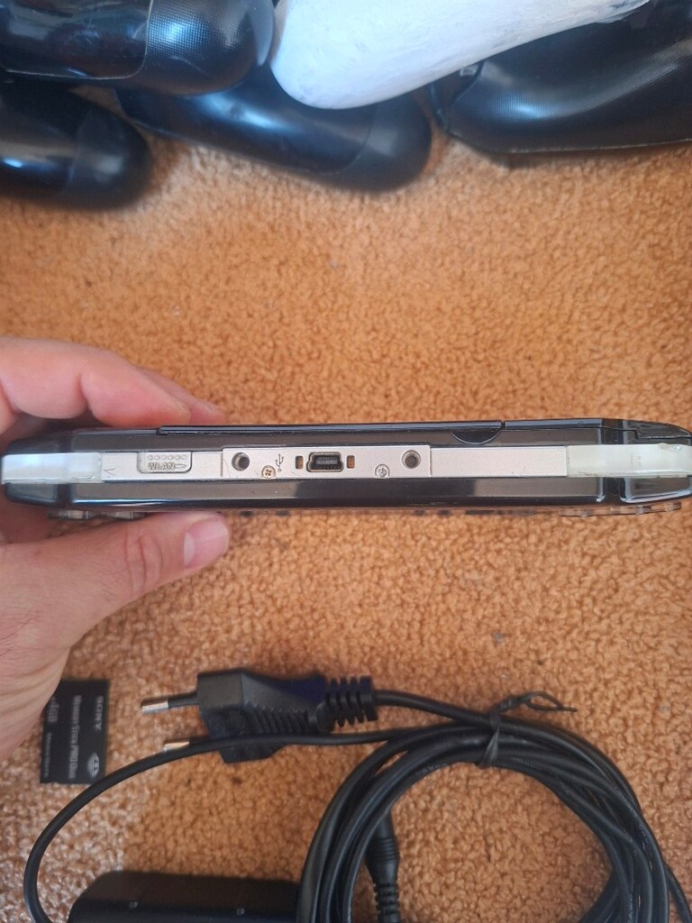Sony psp 2000 serisi açıklamaya bakınız - 3