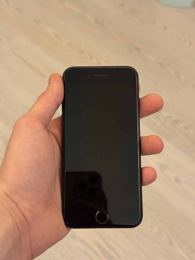 IPHONE SE 2.NESİL - 4