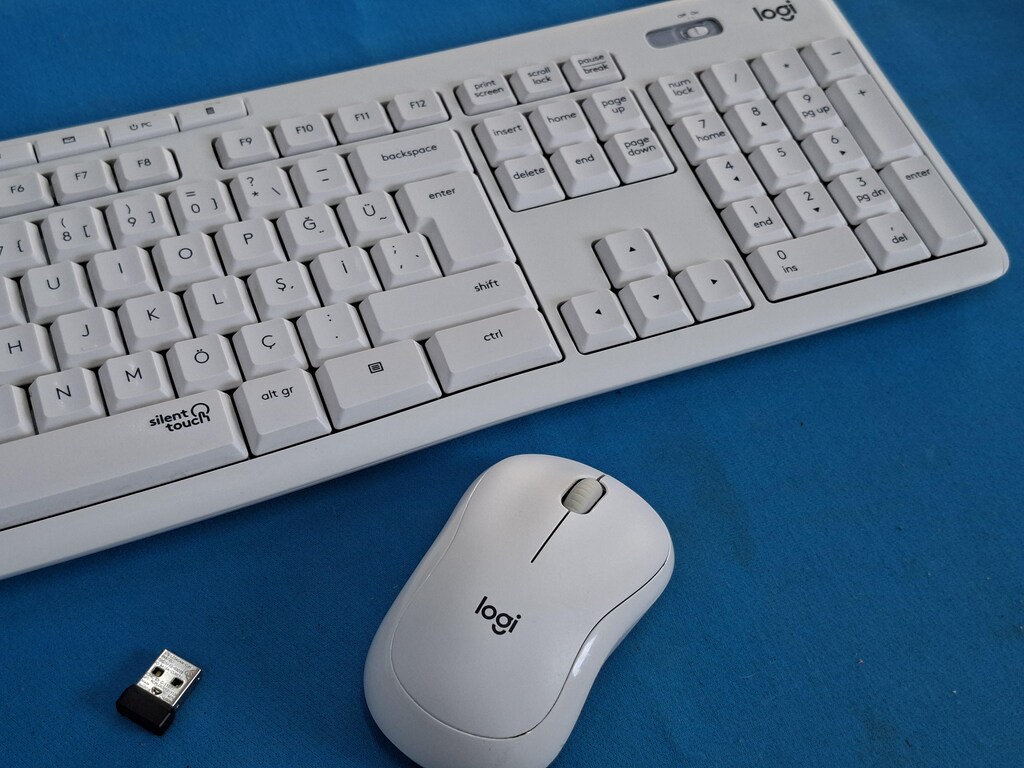 Logitech MK295 Sessiz Kablosuz Türkçe Q Klavye Mouse Seti Beyaz - 4