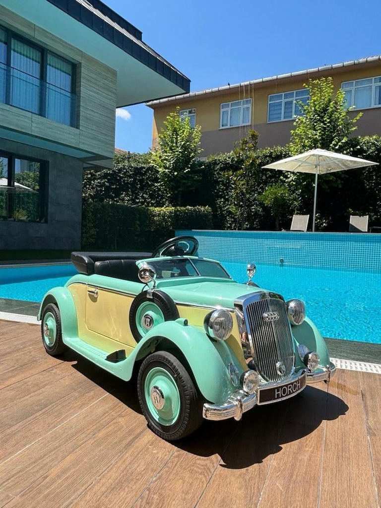 Akülü Araba Horch 930v - 3