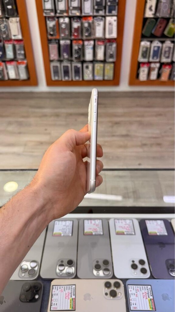 iPhone 11 White 64GB - 4