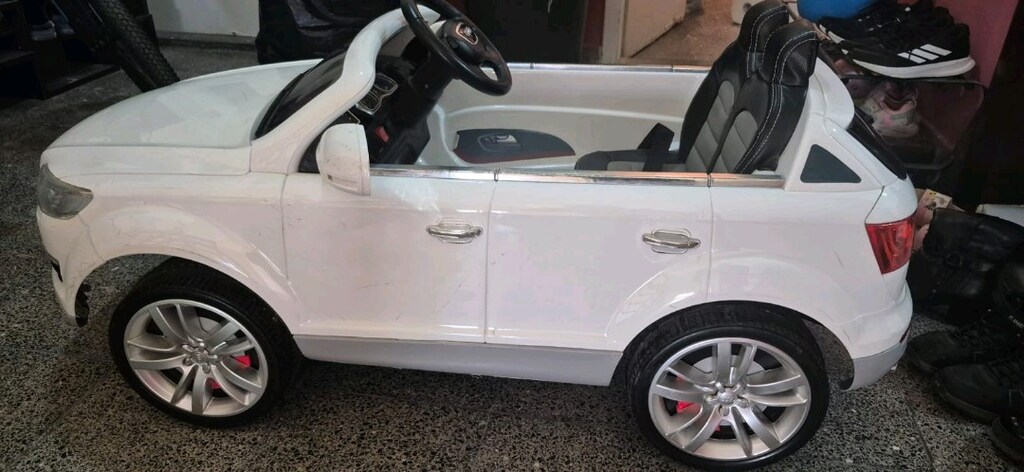 12 V audi Q7 uzaktan kumadalı akülü araba - 3