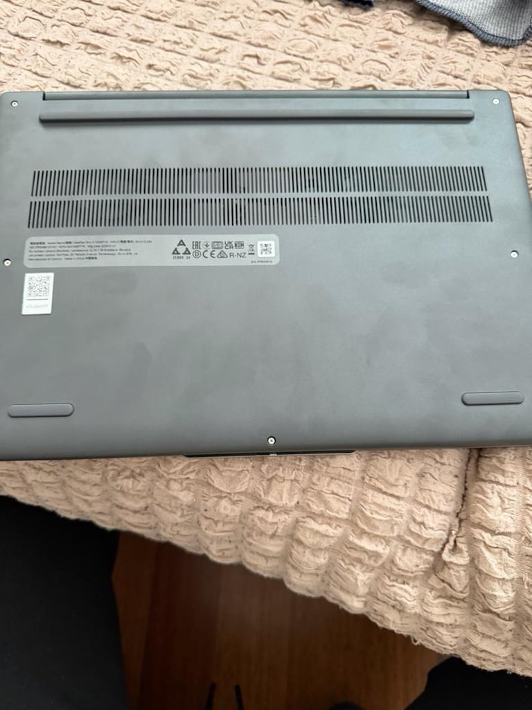 Lenovo Ideapad Slim 3 Ryzen 7 170 8GB 512GB SSD 15.3" - 3