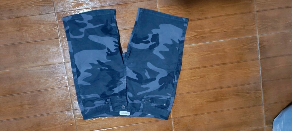 Jack Jones bermuda şort.. Eni yani beli ; Bir üst uçtan diğer üst uca