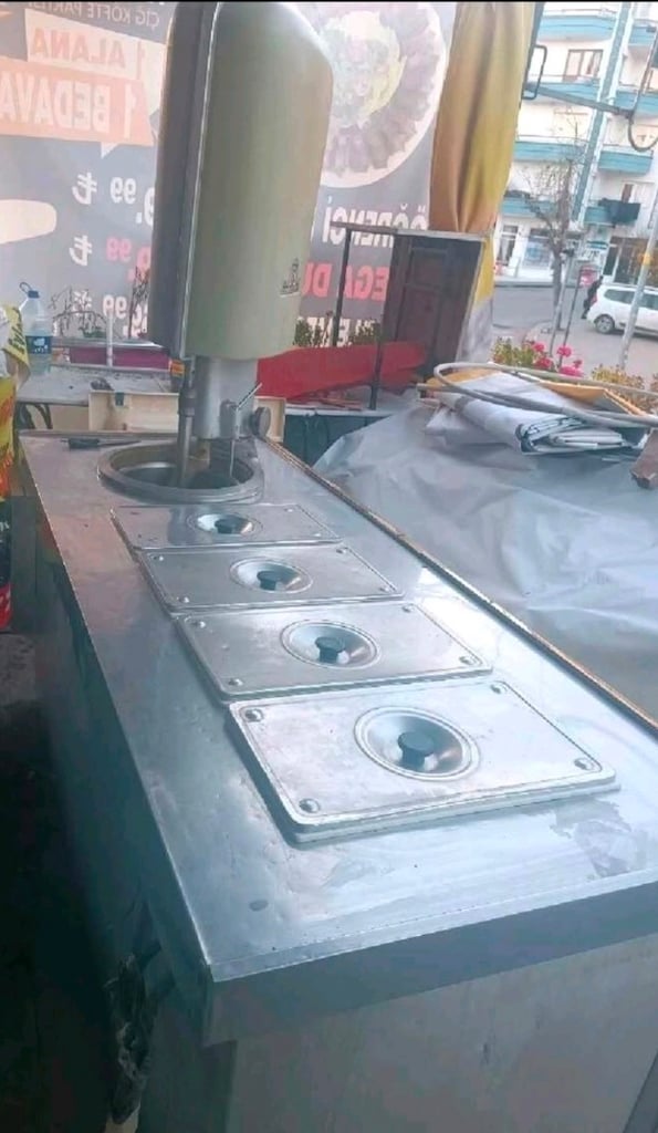 DONDURMA MAKİNASI C 40 DÖRT KARE DÖZ BAKIMI YENİ YAPILDI SIKINTISIZ - 2