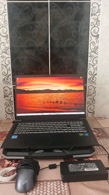 MONSTER TULPAR T7 V20.7 17,3" 64GB