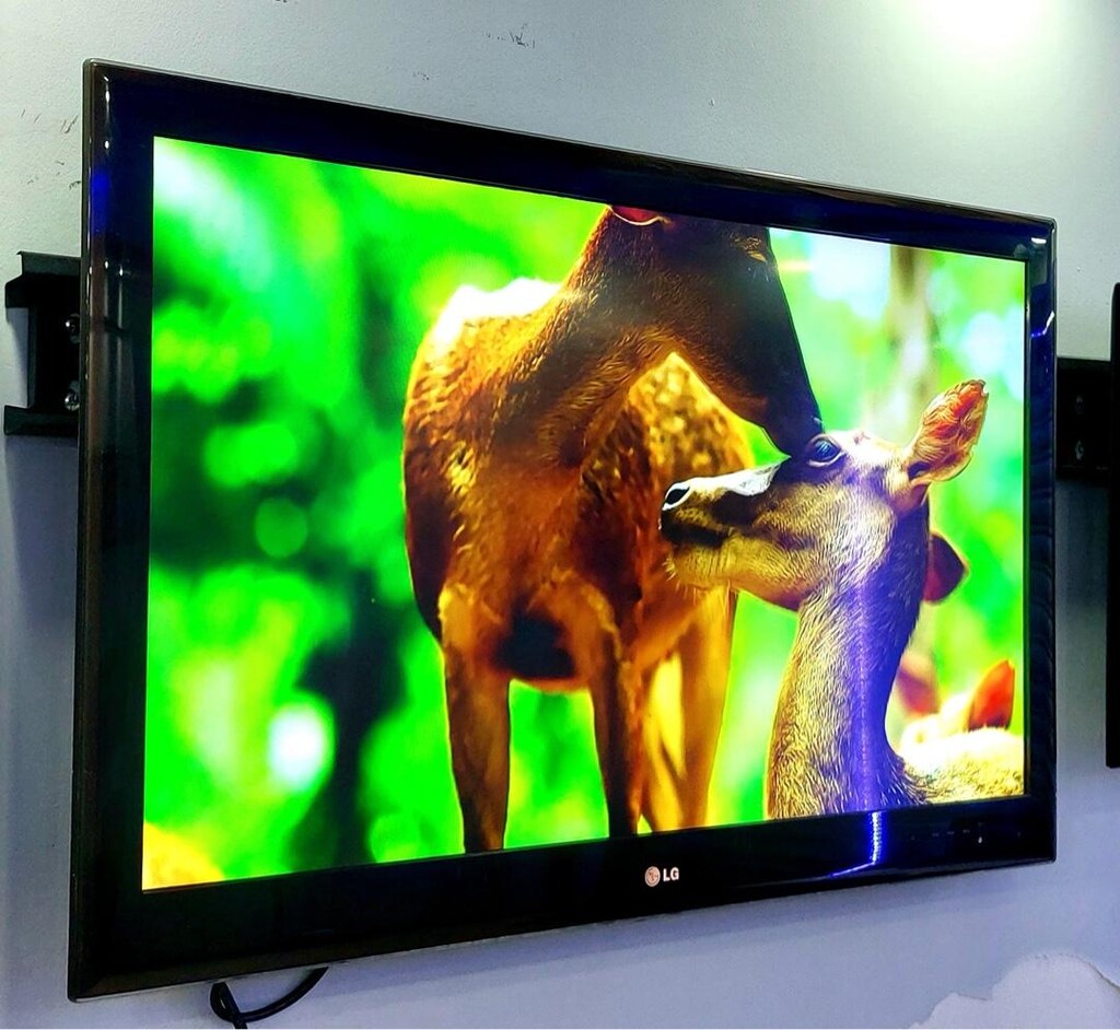 LG 120 EKRAN LED TV - 4
