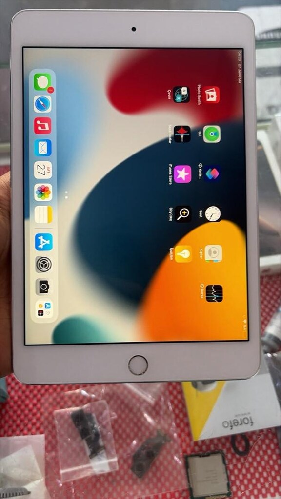 İPad mini 4 128 Gb tertemiz her şey aktif - 5