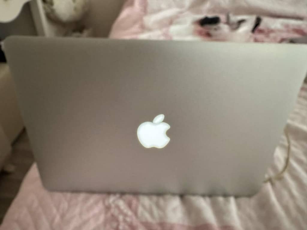 MacBook - 6