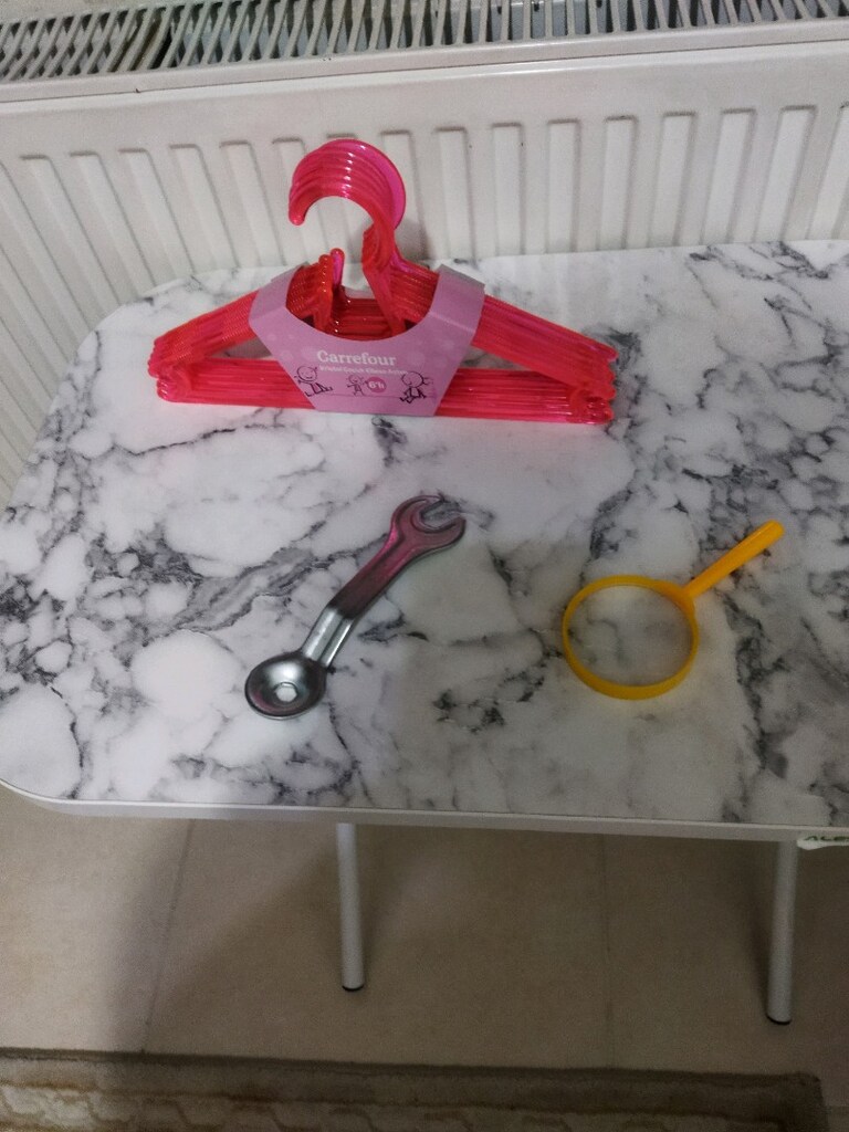 Canlı pembe çocuk askı seti büyüteç ve tamir anahtarı - 2
