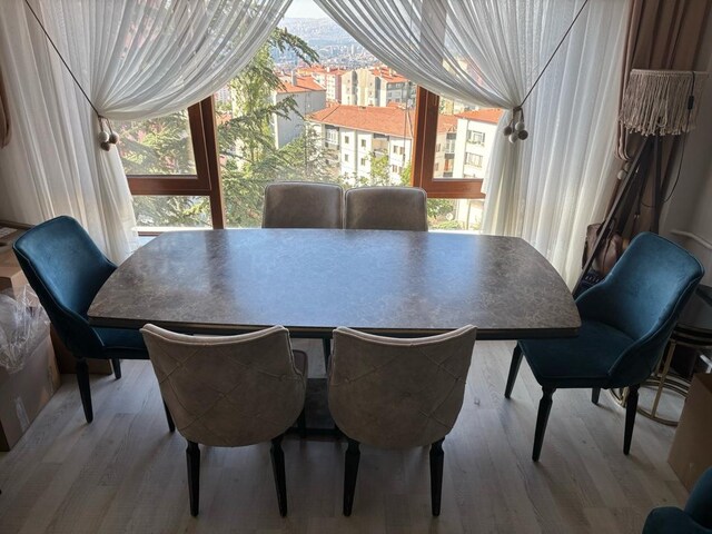 Yemek Masası + 6 Sandalye + Konsol + 3 Dekoratif Ayna