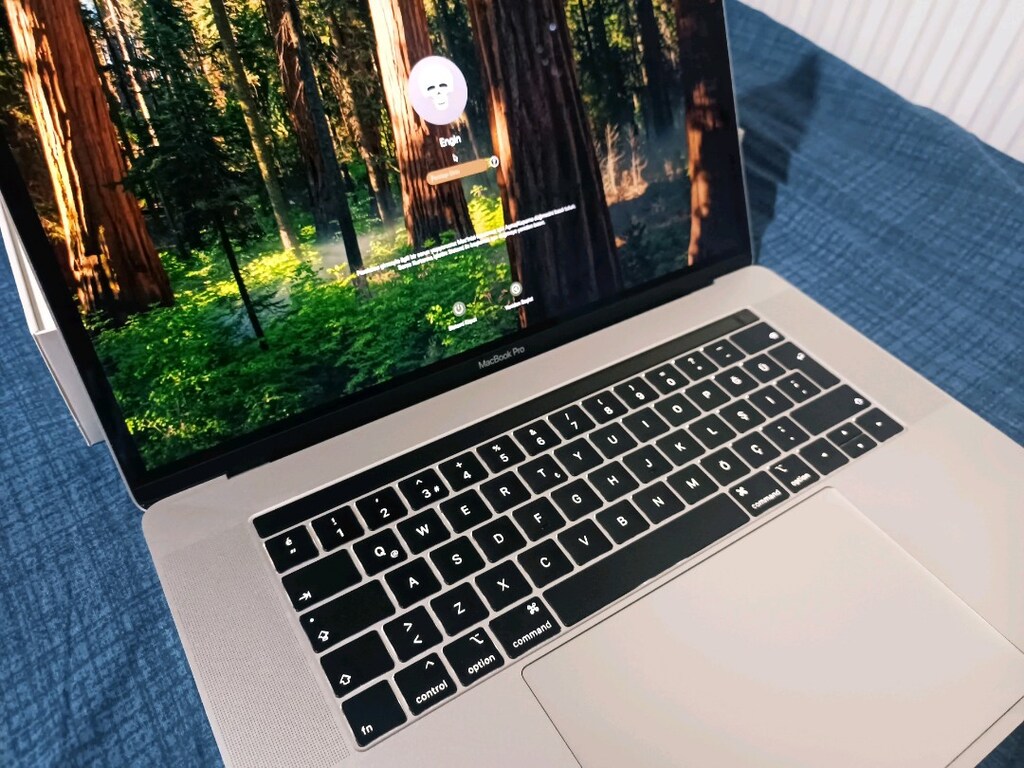 MACBOOK PRO 2018 15" i7 512 SSD 16 GB RAM ( KUSURSUZ..! ) - 2