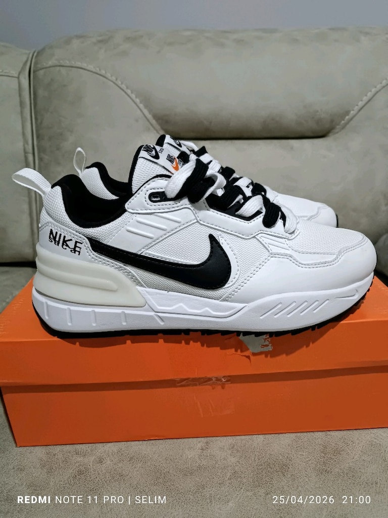 Nike Sacai SNEAKER