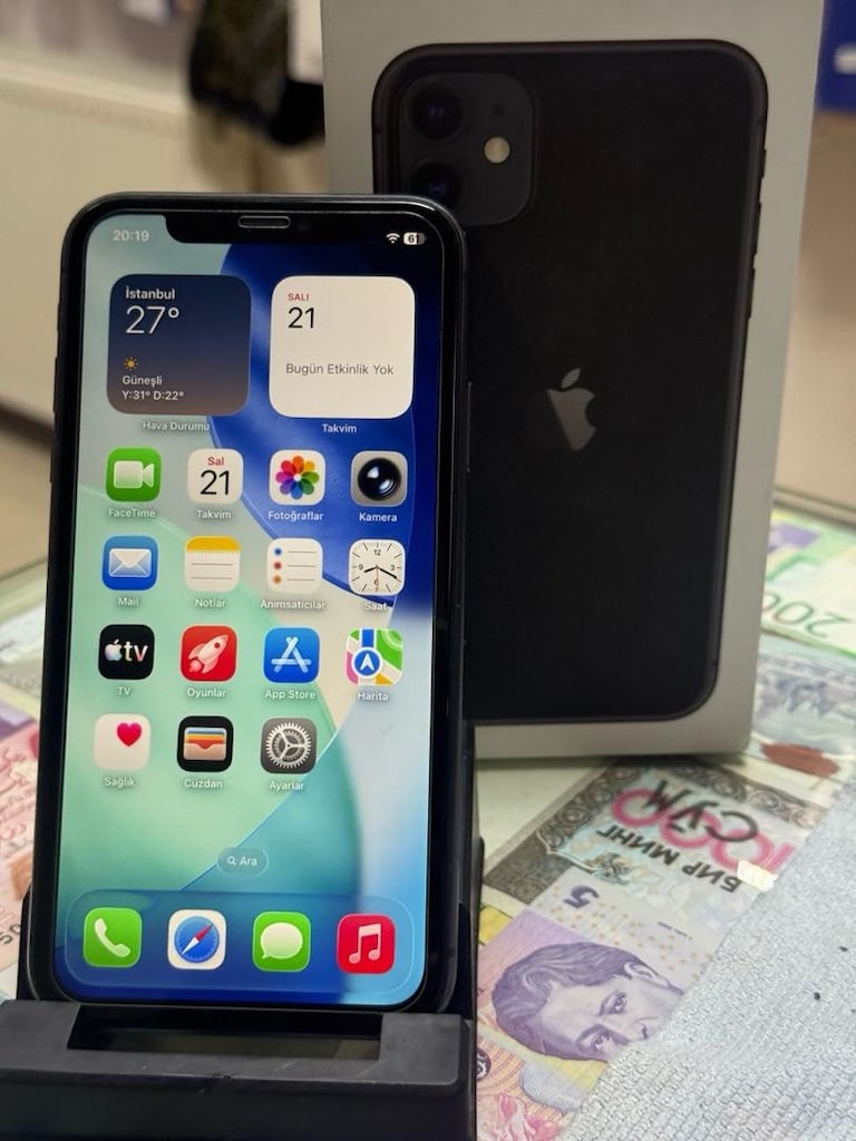 iPhone 11 64gb pil 74 - 5
