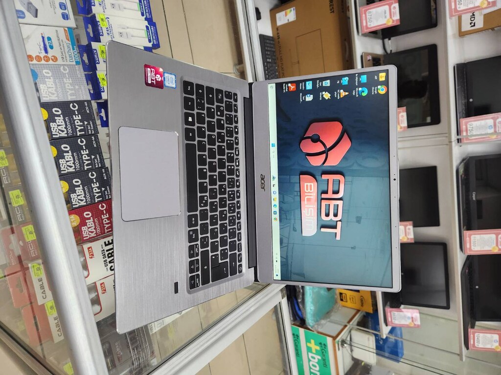 Acer 8. Nesil ışıklı klavye ultrabook - Dizüstü Bilgisayar - 1683444626