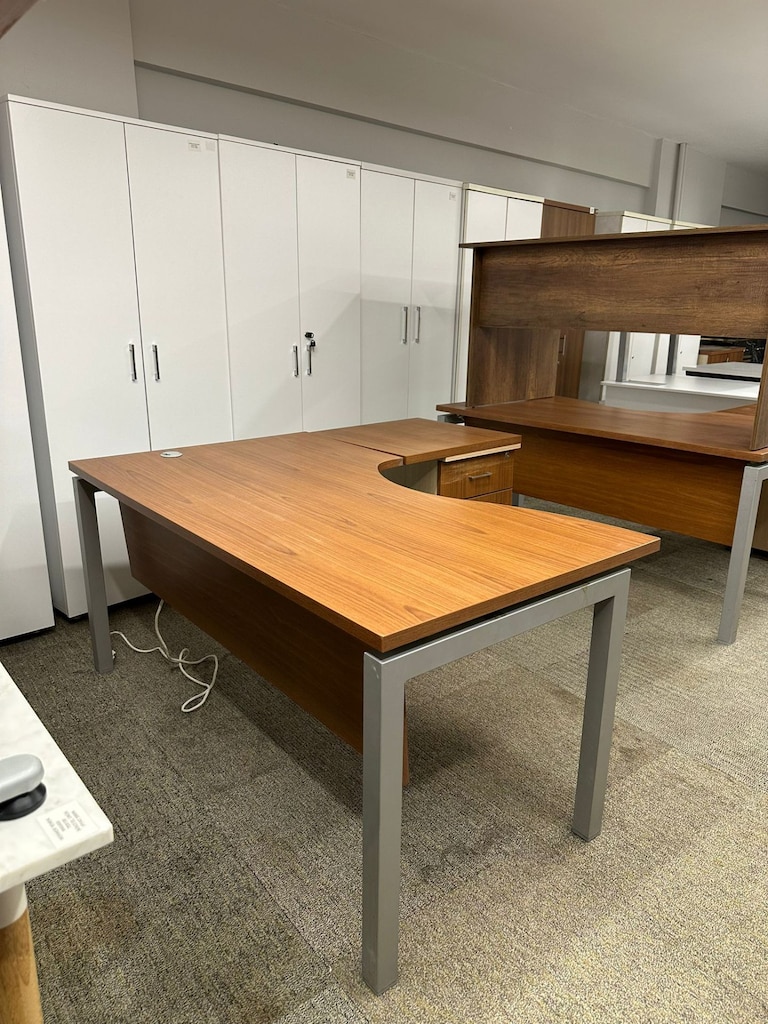 KLAS OFİS ÜSKÜDAR 160X150 BAROK CEVİZ L MASA - 2