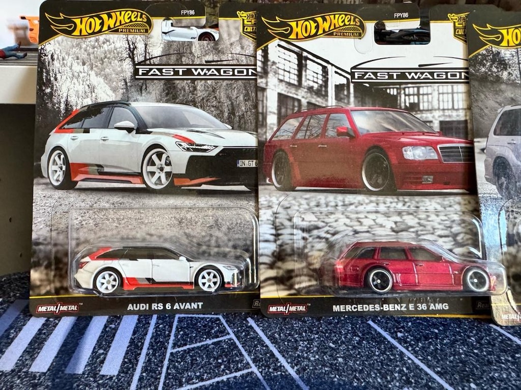 HOTWHEELS PREMIUM FAST WAGONS - 2