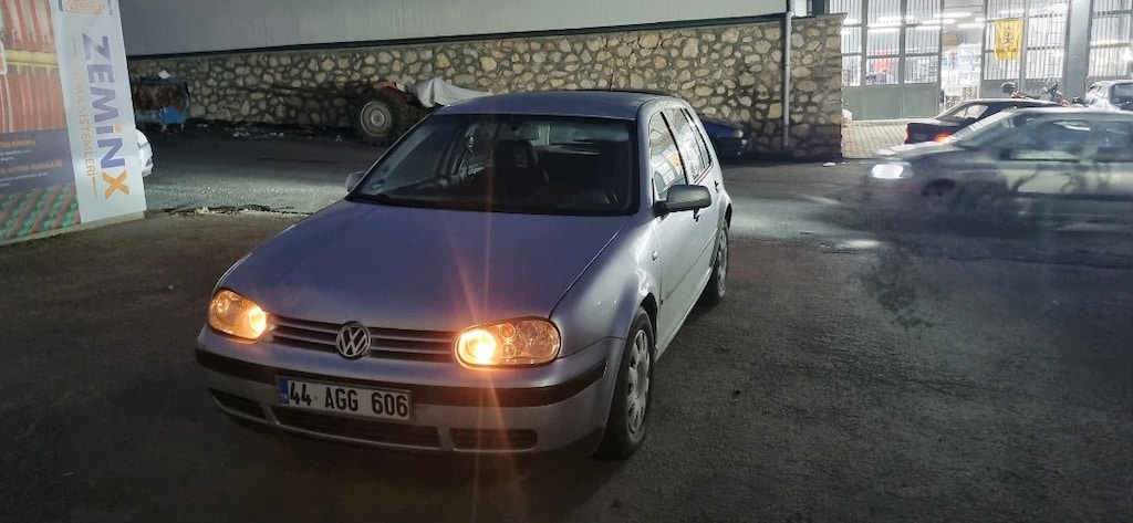 2003 model golf - 11