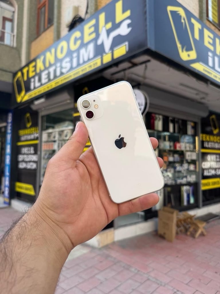İPHONE 11 128 GB HATASIZ - 2