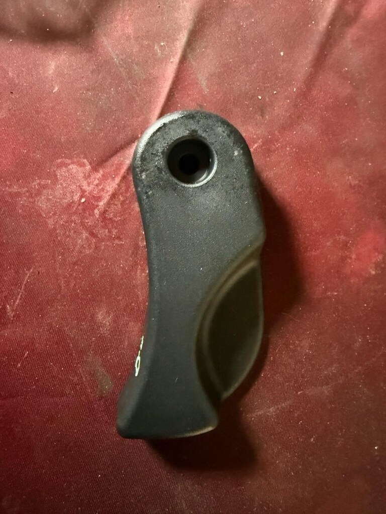 BMW F30 F 20 kaput açma kolu - 2