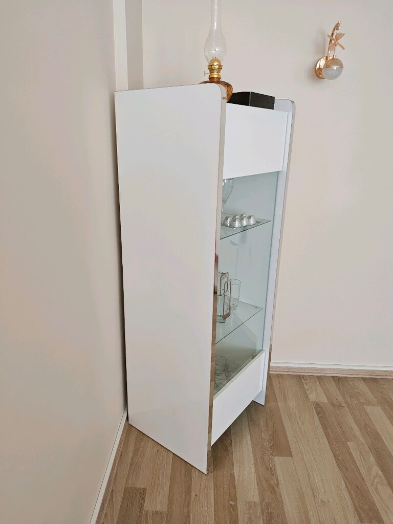 Tv Konsolu+vitrin - 7