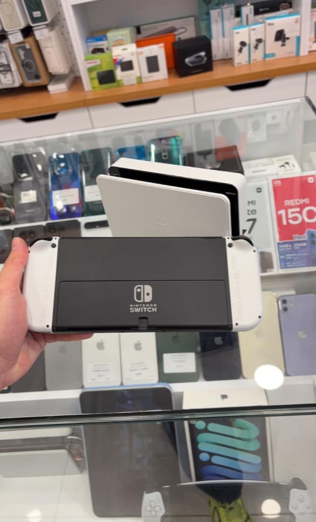 Nintendo switch - 3