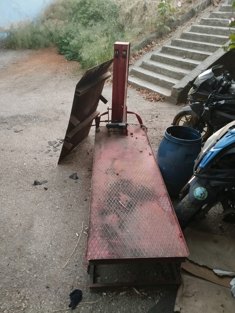 motosiklet lifti temiz sağlam - 2