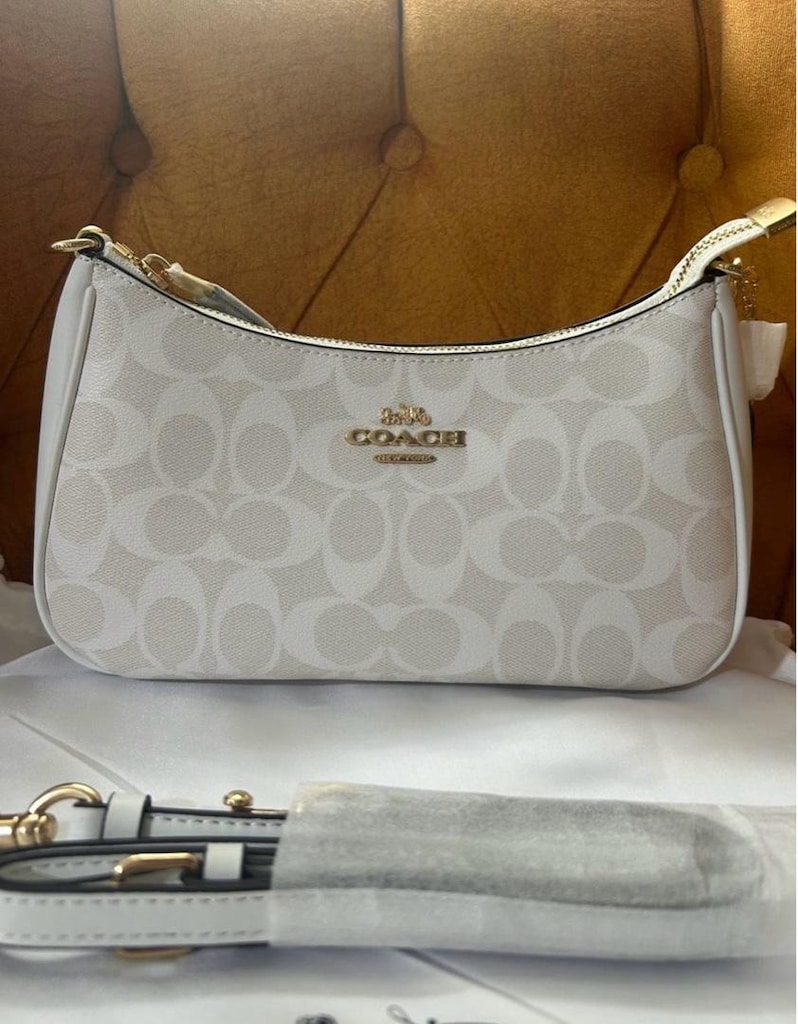 Coach Teri Shoulder Bag In Signature - 5