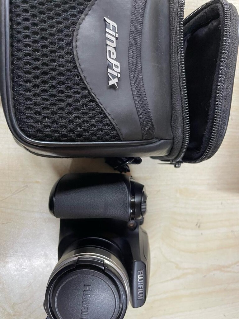 Fujitsu FINEPIX S5800 1/2.5" 8 MP CCD 3264 x 2448 Piksel Siyah - 4