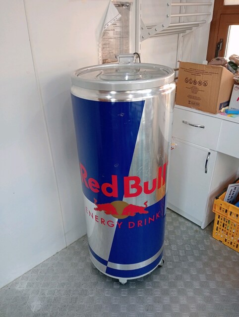 TERTEMİZ ,SORUNSUZ RED BULL SOĞUTUCU