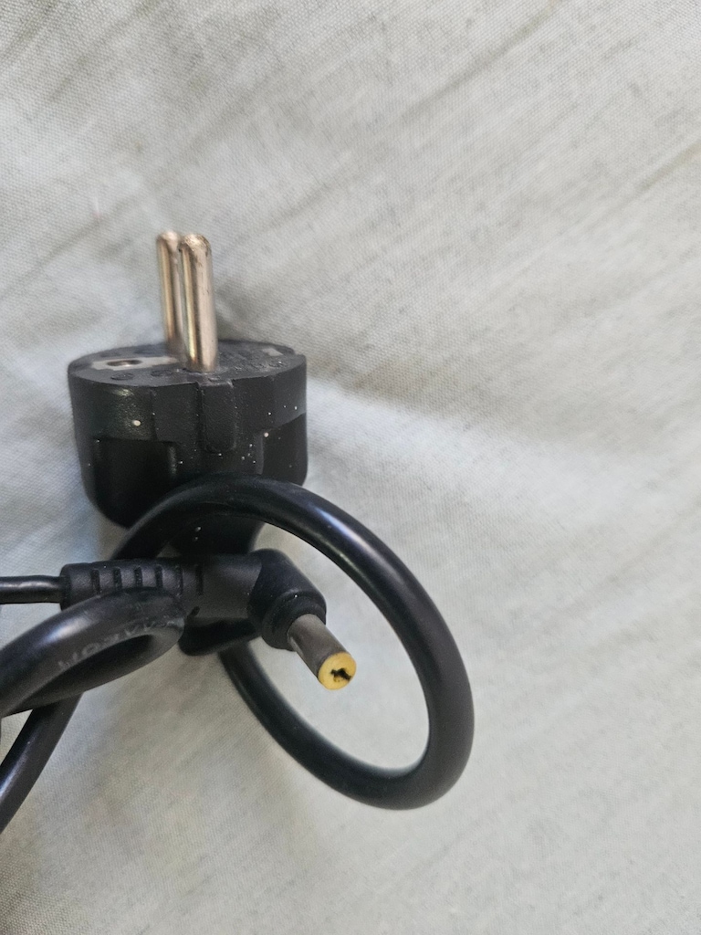 Fast Laptop Adaptörü 20 Volt 3.25 Amper - 4