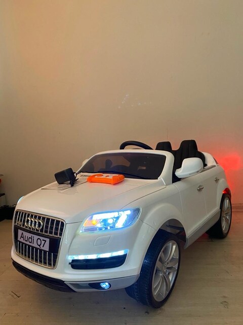 AUDİ Q7 **LİSANSLI Akülü Araba